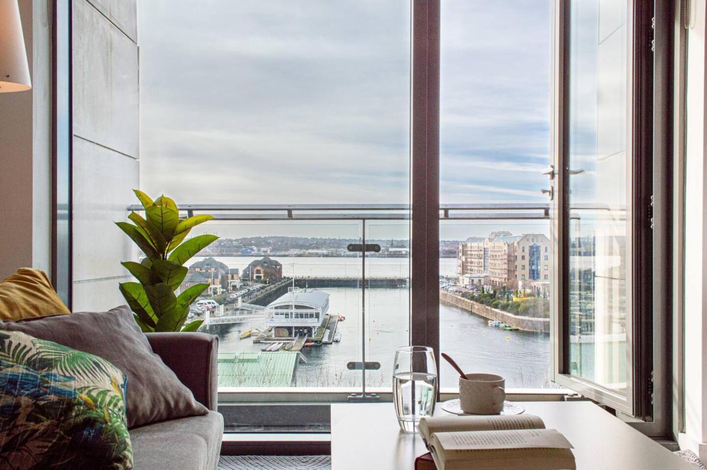 Stunning Mersey View Flat W Parking In Ливерпуль Экстерьер фото